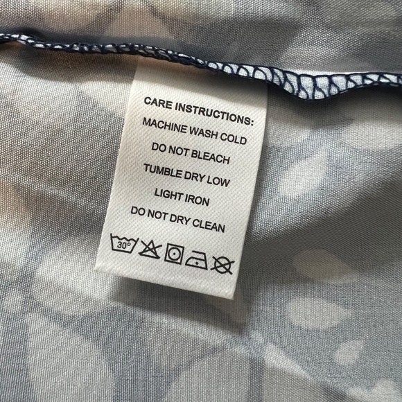 NWT🤩 |•Adorable Blue Floral Jumpsuit Size Large•| - Picture 8 of 11